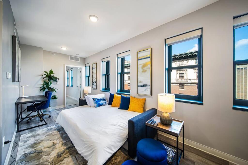 Apartment 1103- Heart Of Dt Playhouse Square View With Pool & Steam *